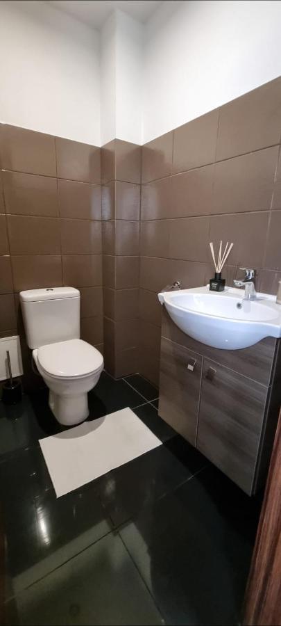 Cd Apartments Large 120 M Ventspils Bagian luar foto